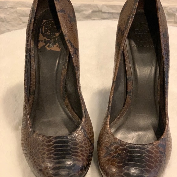 Tory Burch Stilettos w/T Detailing Size 10M - Picture 3 of 5